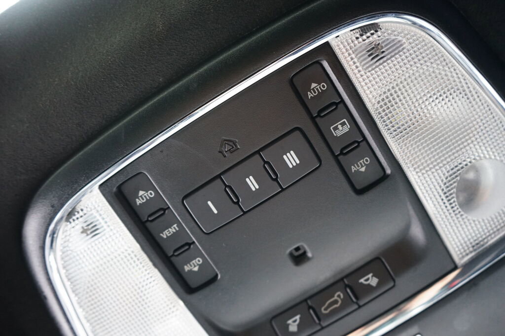 Used 2015 Jeep Grand Cherokee SRT w/ Trailer Tow Group IV image 25