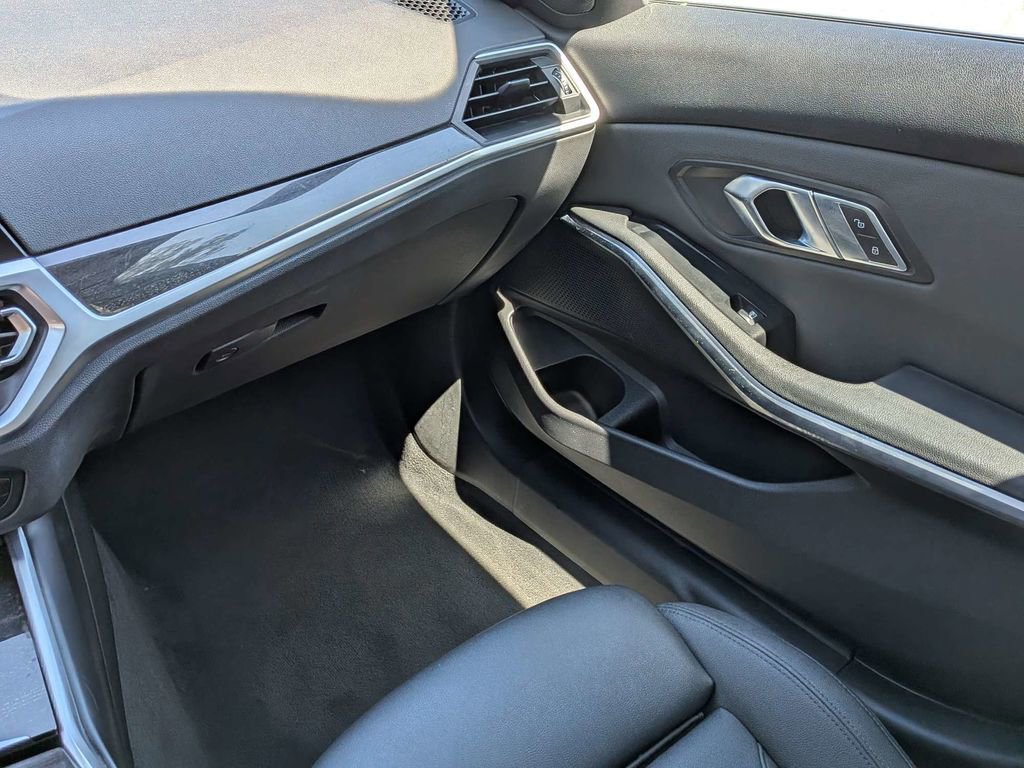 Used 2020 BMW 330i xDrive Sedan w/ Convenience Package image 16