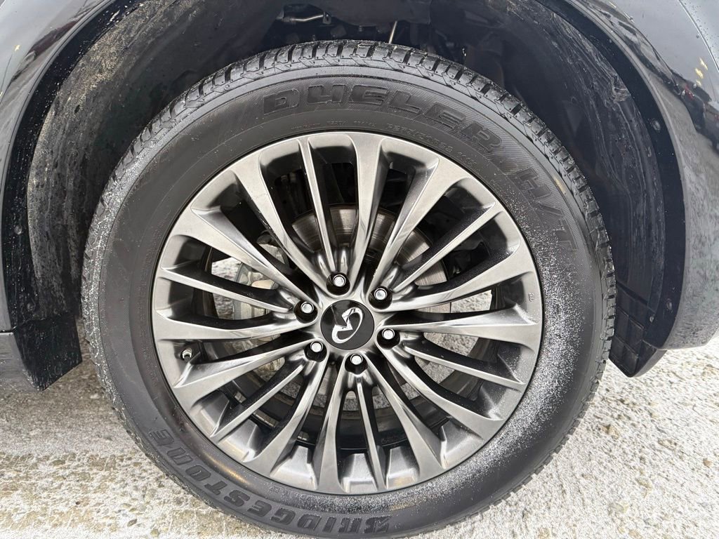 Used 2024 INFINITI QX80 Premium Select w/ Cargo Package image 17