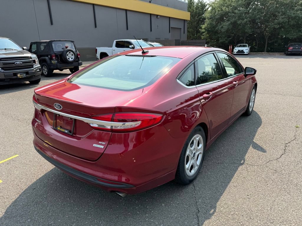 Used 2018 Ford Fusion SE FWD image 7