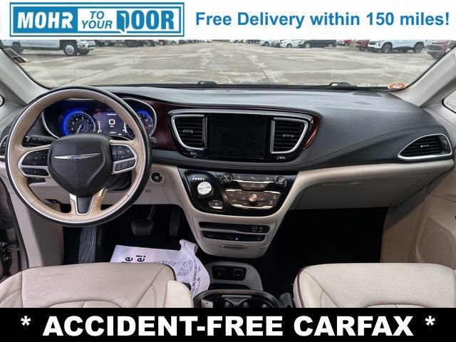 Used 2018 Chrysler Pacifica Limited image 39