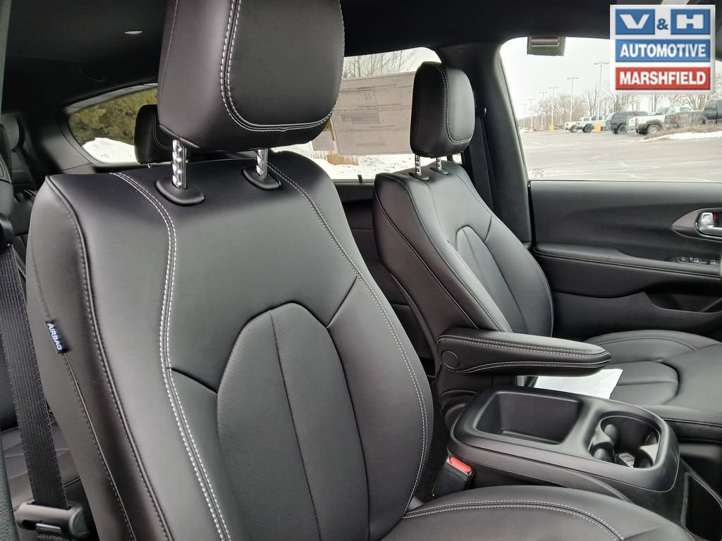 New 2026 Chrysler Voyager LX FWD image 34