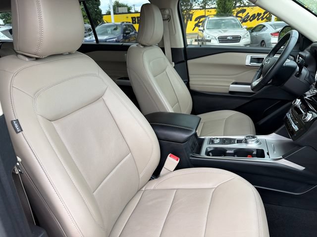 Used 2022 Ford Explorer Limited w/ Equipment Group 301A AWD/4WD image 25