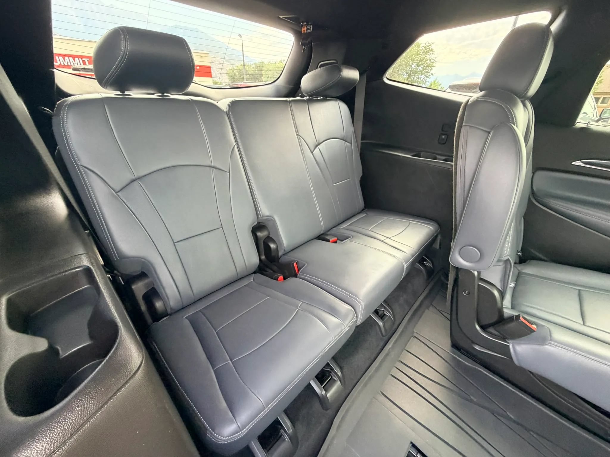 Used 2022 Buick Enclave Premium w/ Surround and Sites Package AWD/4WD image 26