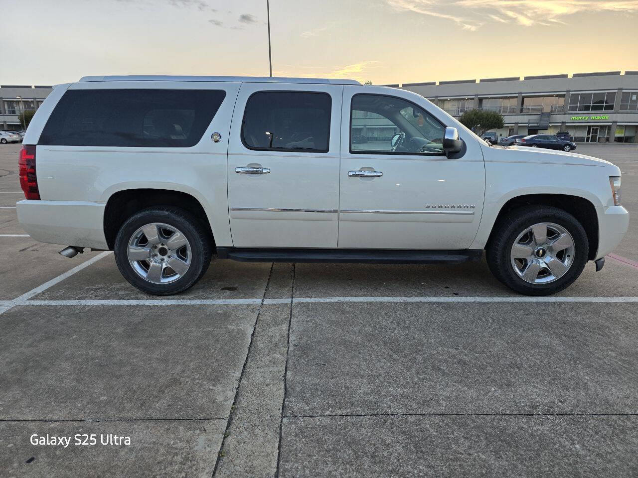 Used 2010 Chevrolet Suburban LTZ AWD/4WD image 8