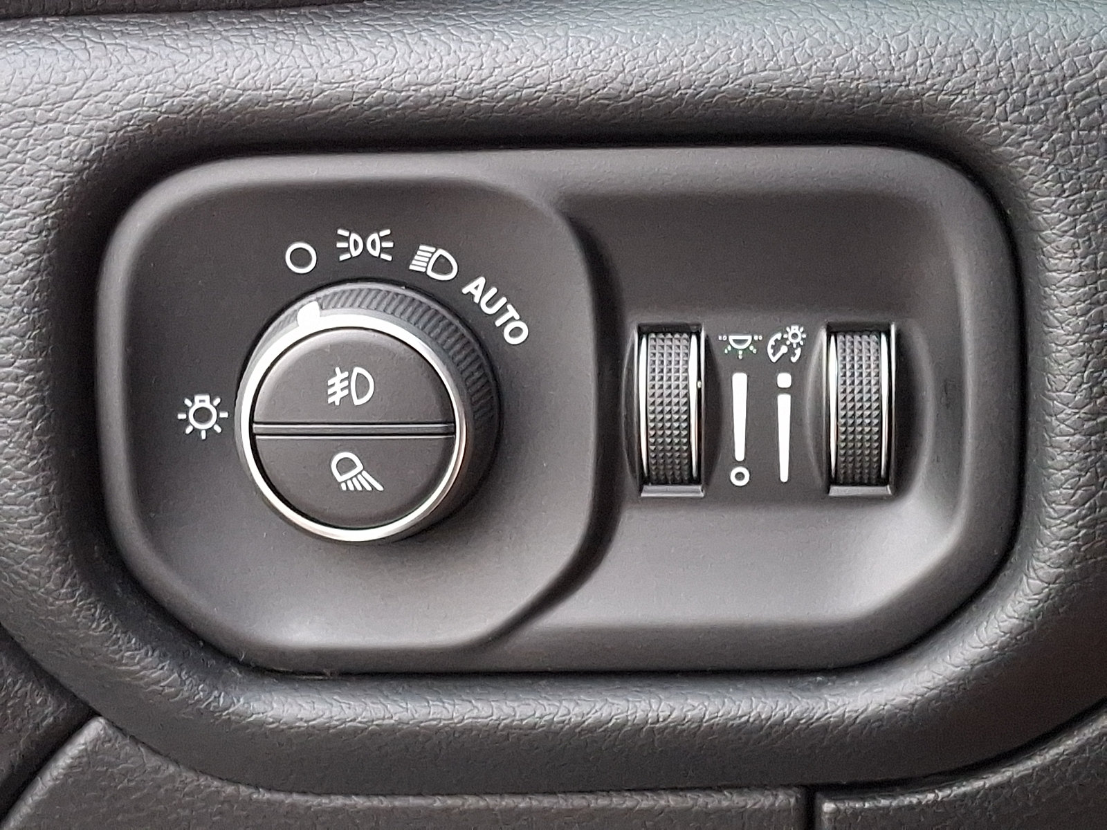 Used 2019 RAM 2500 Laramie AWD/4WD image 27