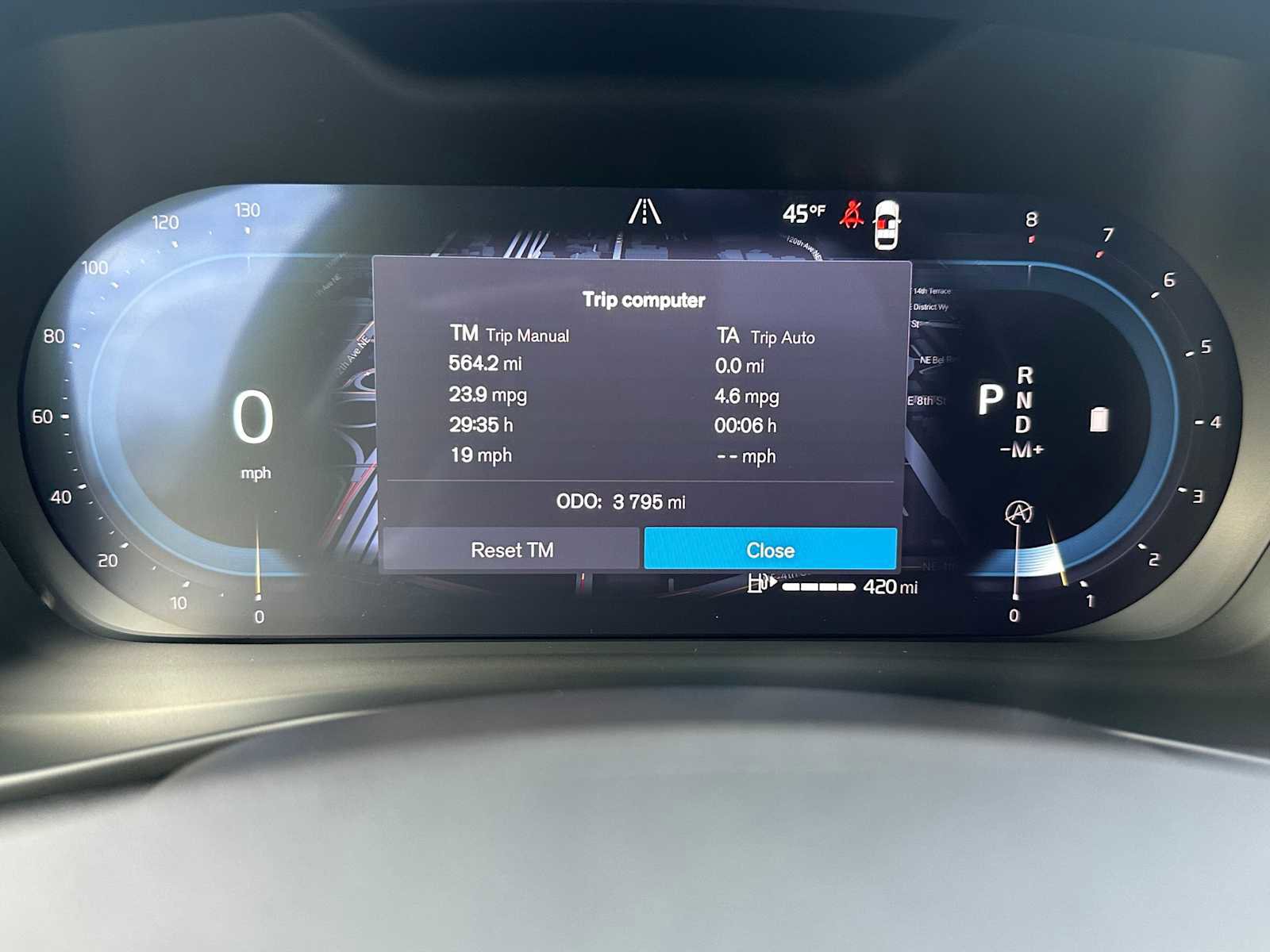 Used 2025 Volvo XC40 B5 Core w/ Climate Package image 25