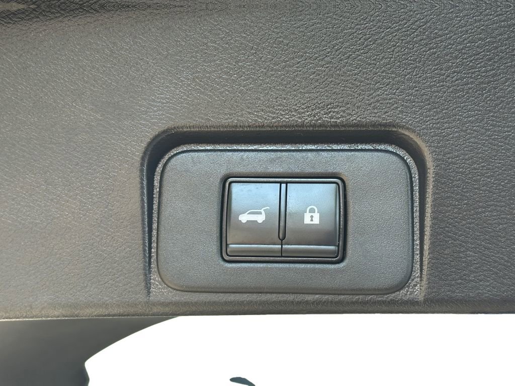 Used 2023 Nissan Rogue SL w/ SL Premium Package FWD image 19