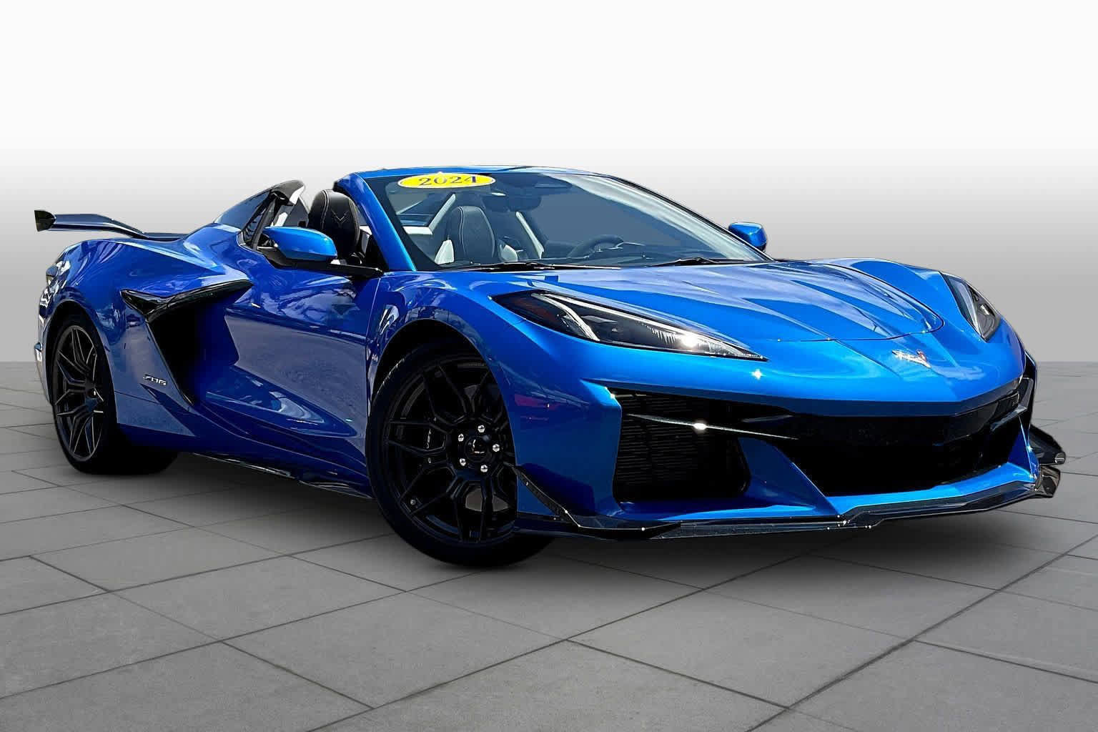 Used 2024 Chevrolet Corvette Z06 image 3