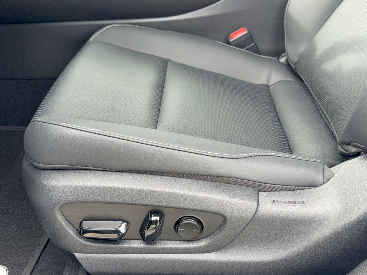 New 2026 Lexus UX 300h AWD w/ Accessory Package (2T) image 16