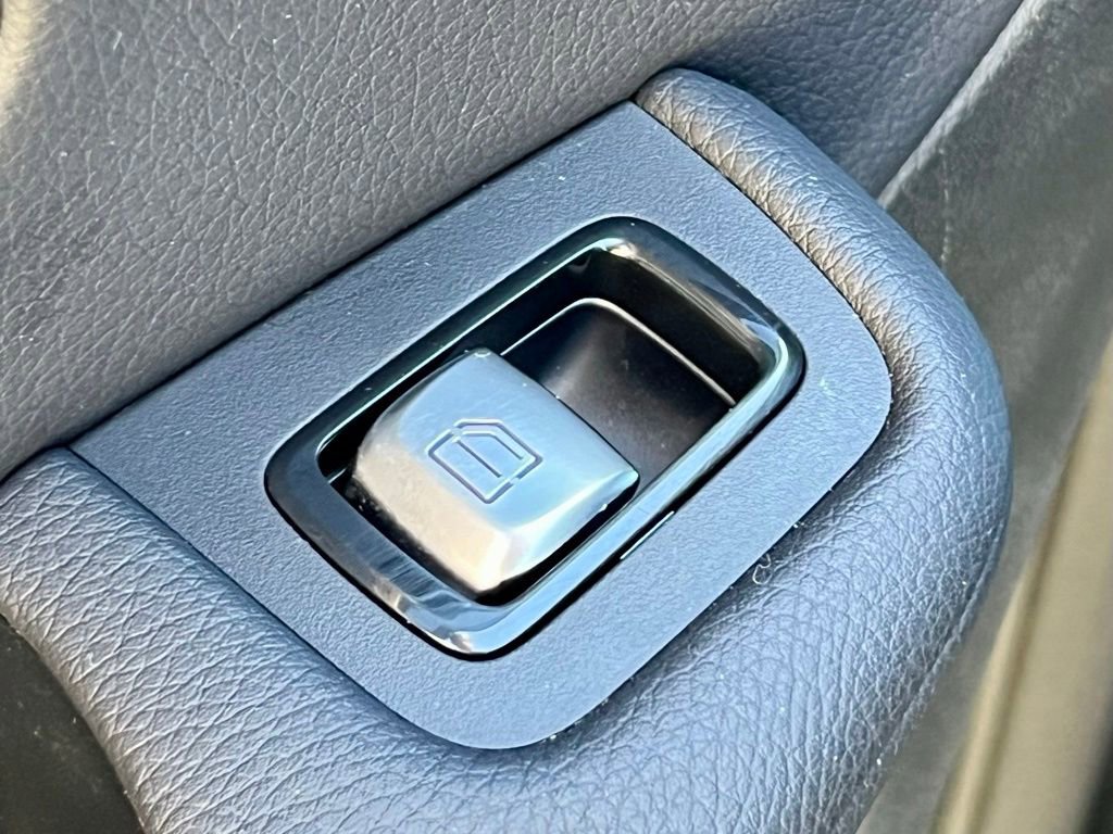 Certified 2022 Mercedes-Benz GLC 300 4MATIC image 36