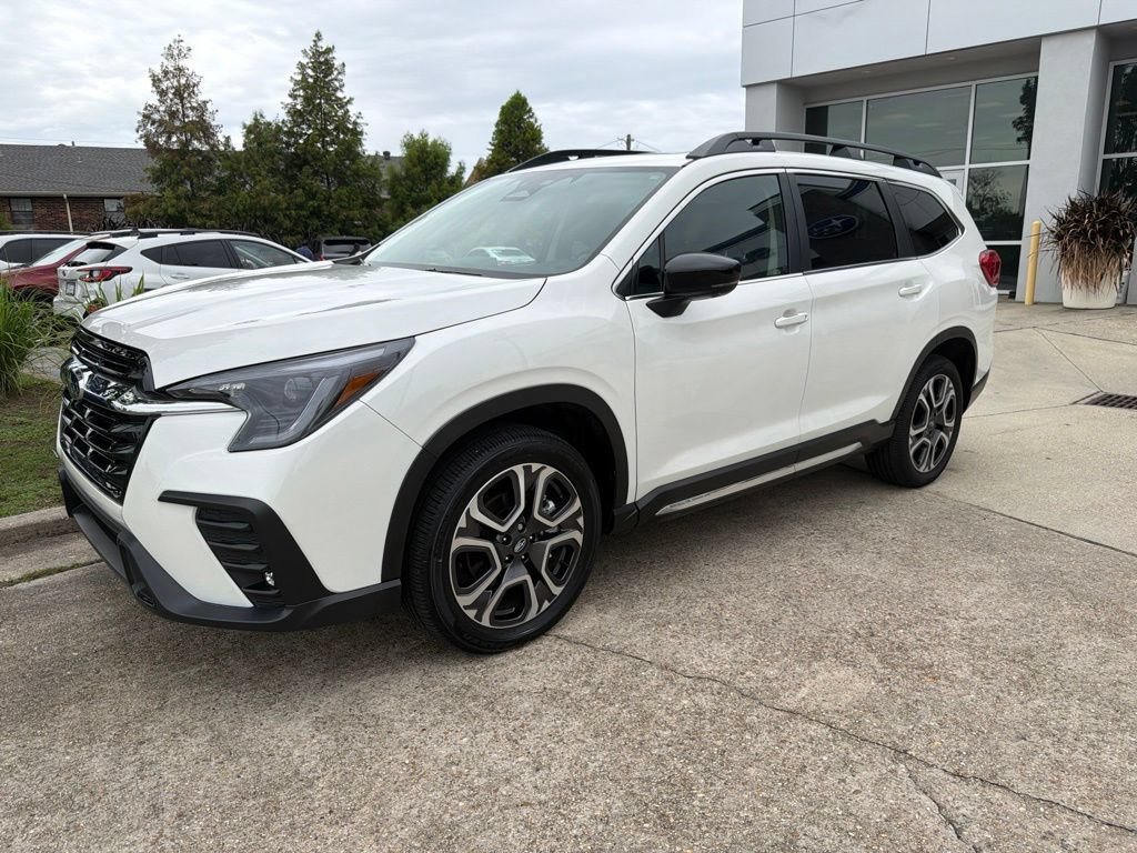 Used 2025 Subaru Ascent Limited AWD/4WD image 3