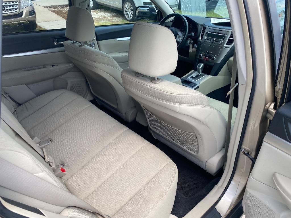 Used 2010 Subaru Outback 2.5i Premium AWD/4WD image 20