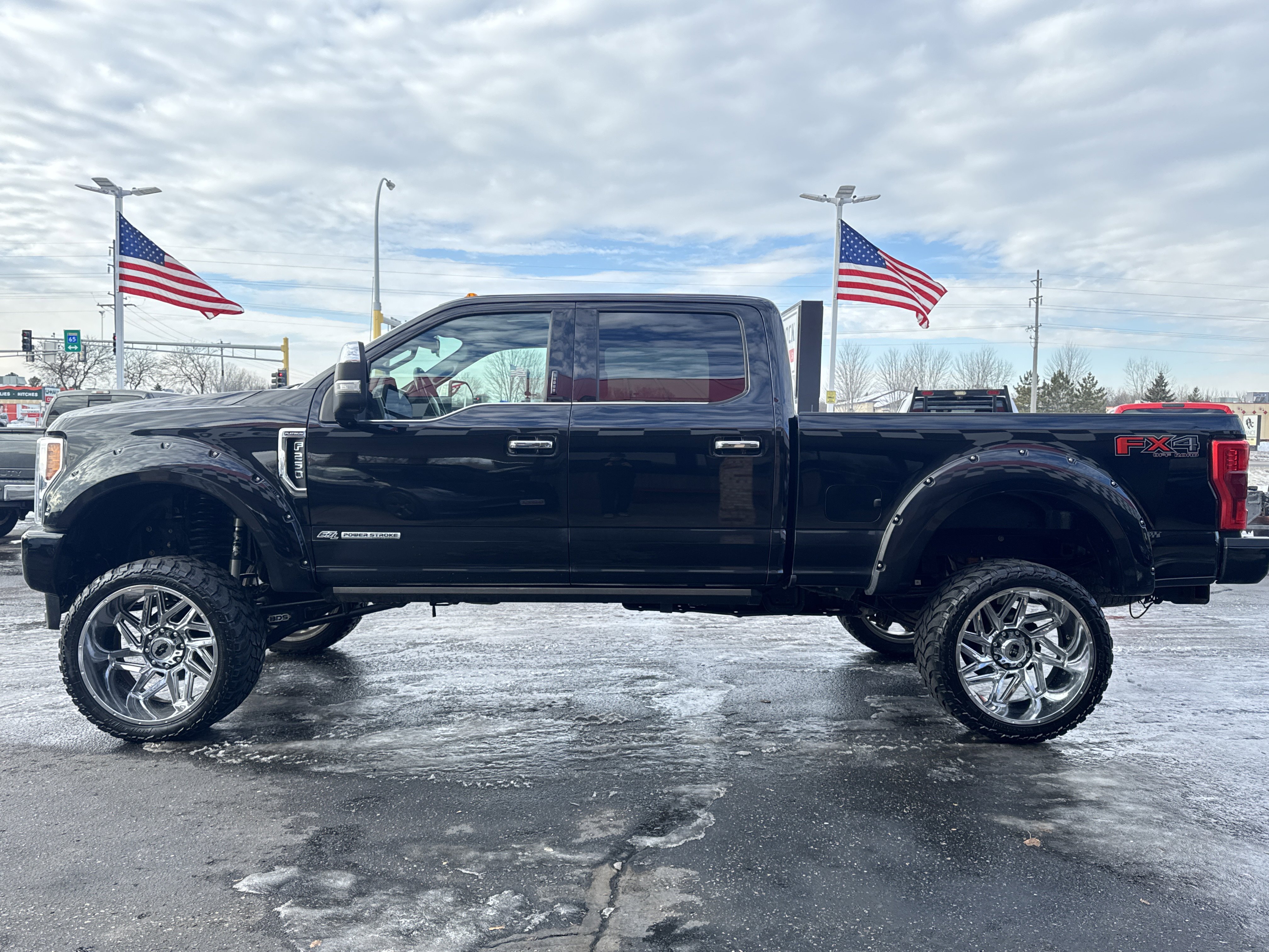 Used 2019 Ford F250 Platinum w/ Platinum Ultimate Package image 4