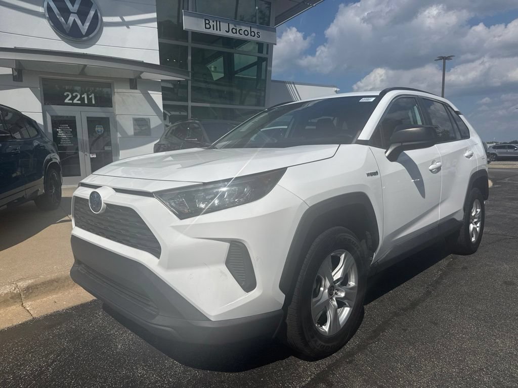 Used 2021 Toyota RAV4 LE AWD/4WD image 2