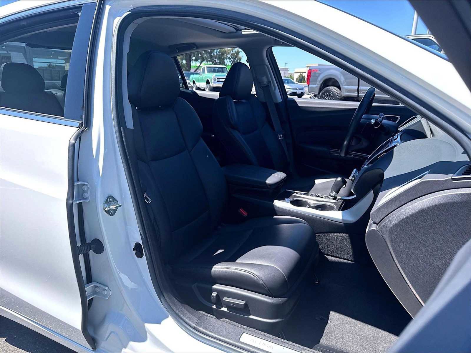 Used 2020 Acura TLX FWD image 10