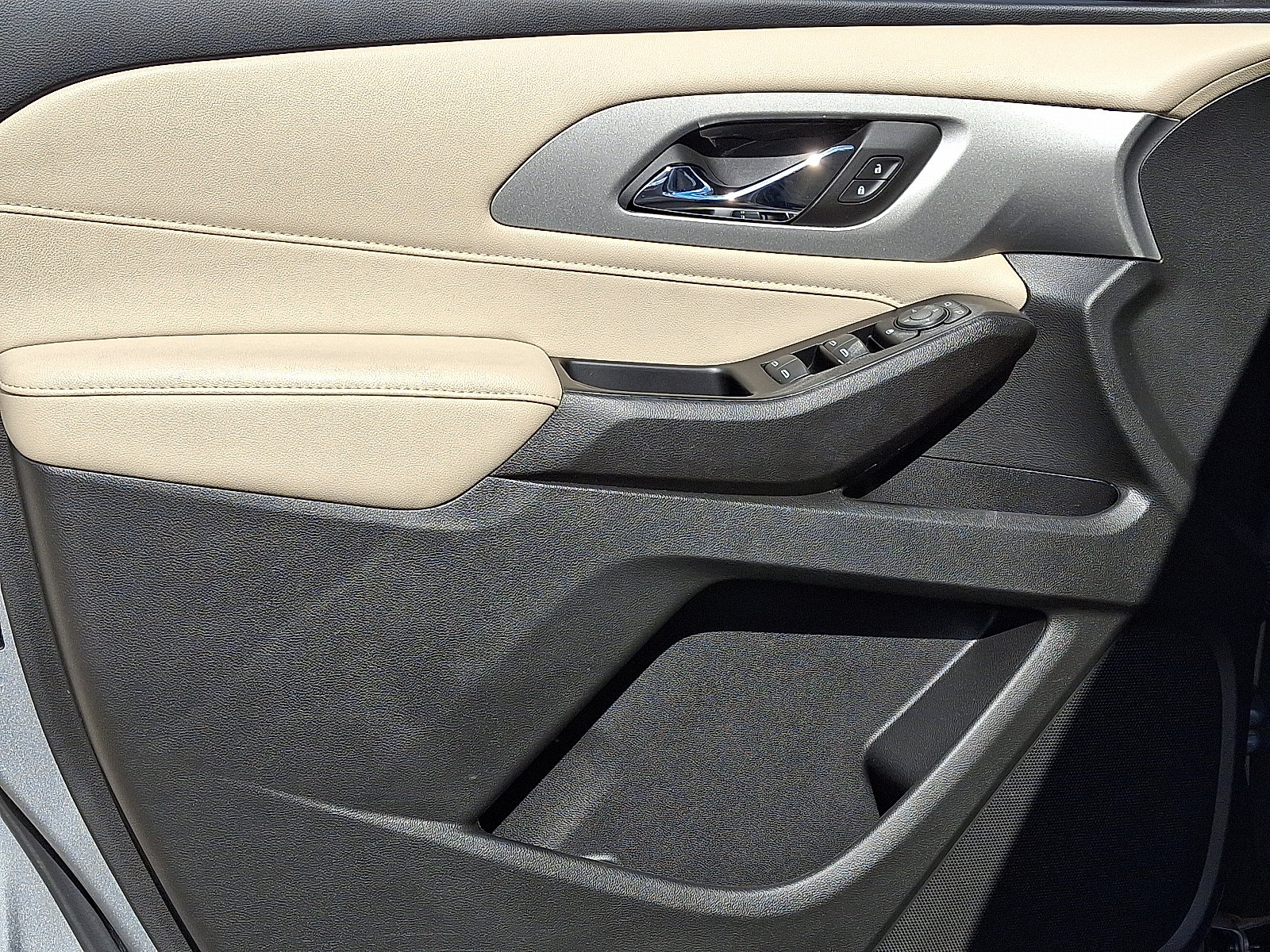 Certified 2023 Chevrolet Traverse LS w/ Safety Package FWD image 14