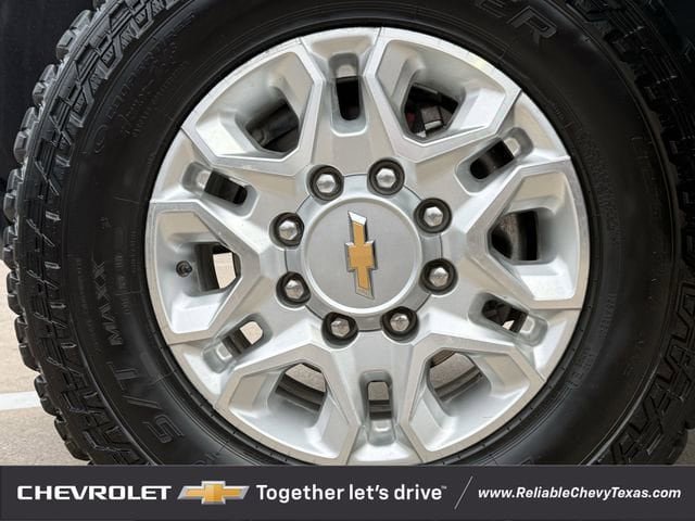 Used 2024 Chevrolet Silverado 2500 LT AWD/4WD image 10