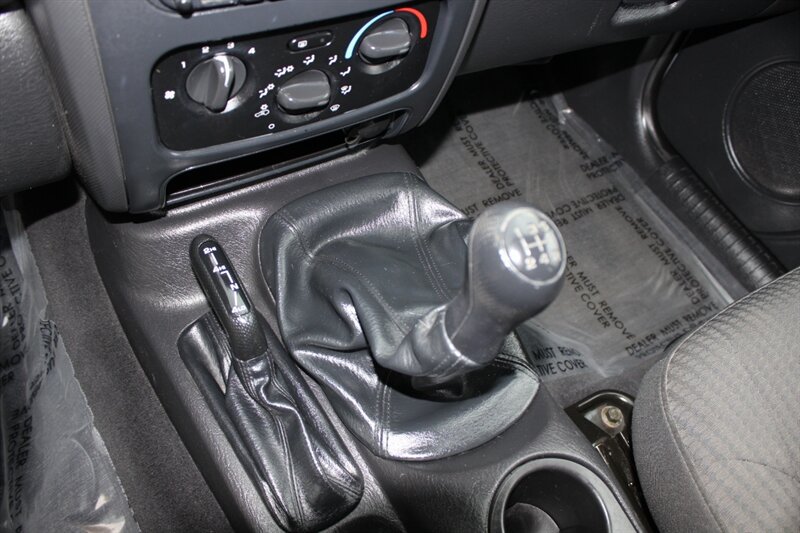 Used 2004 Jeep Liberty Sport w/ PWR Convenience Group AWD/4WD image 12