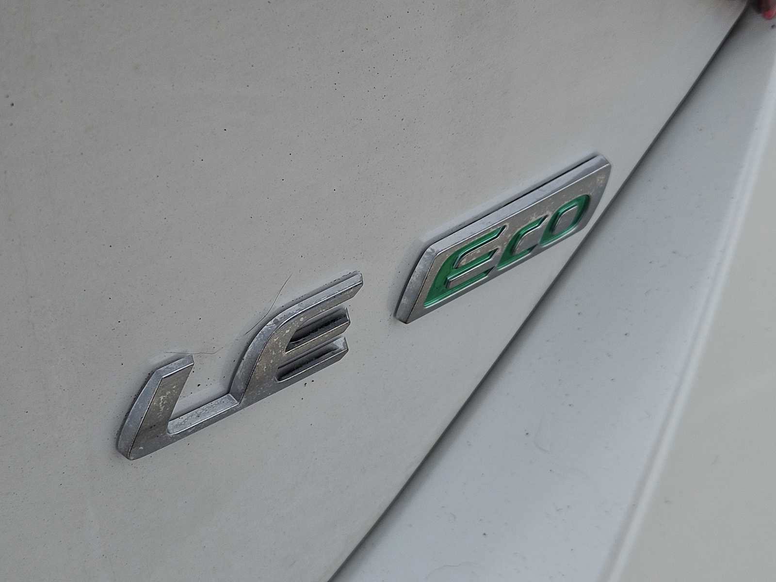 Used 2014 Toyota Corolla LE image 12