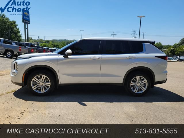 Used 2024 Mitsubishi Outlander ES AWD/4WD image 2