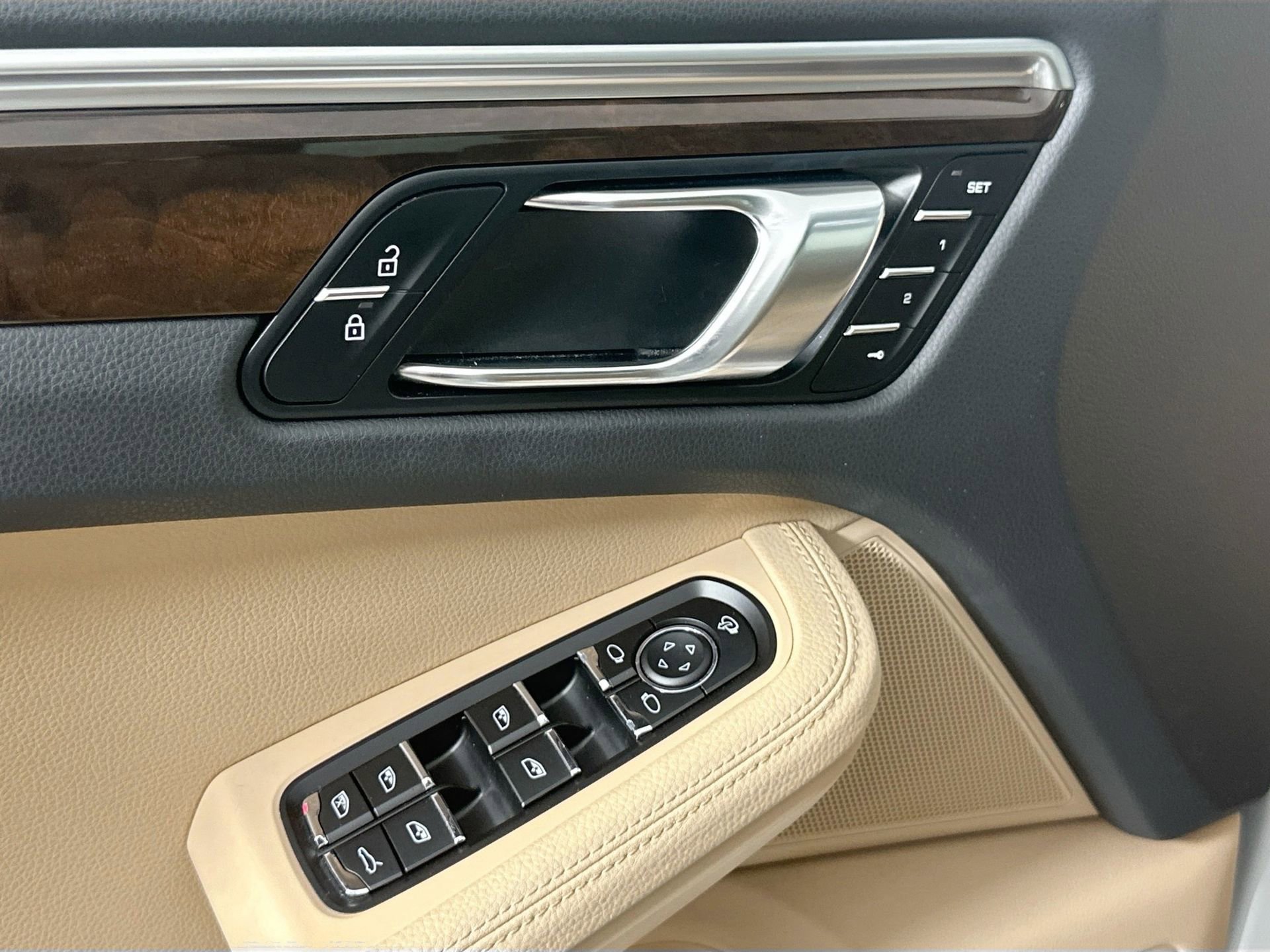 Certified 2022 Porsche Macan image 31