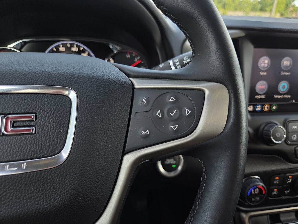 Used 2024 GMC Terrain Denali w/ Denali Premium Package AWD/4WD image 20