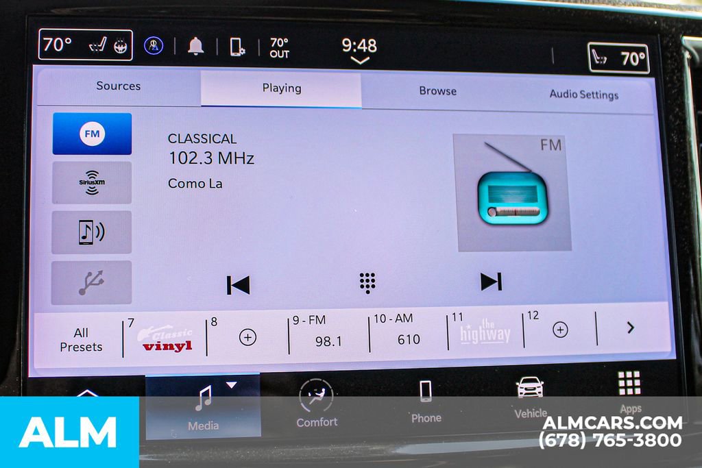 Used 2024 Chrysler Pacifica Touring-L image 36