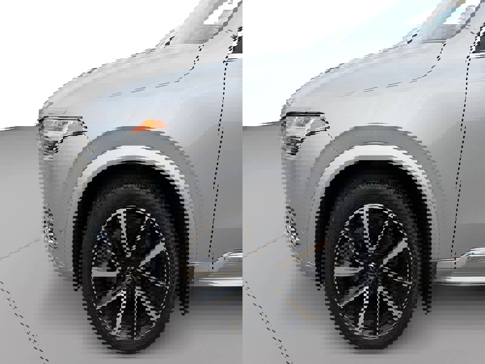 Used 2023 Volvo XC90 B6 Plus w/ Protection Package image 25