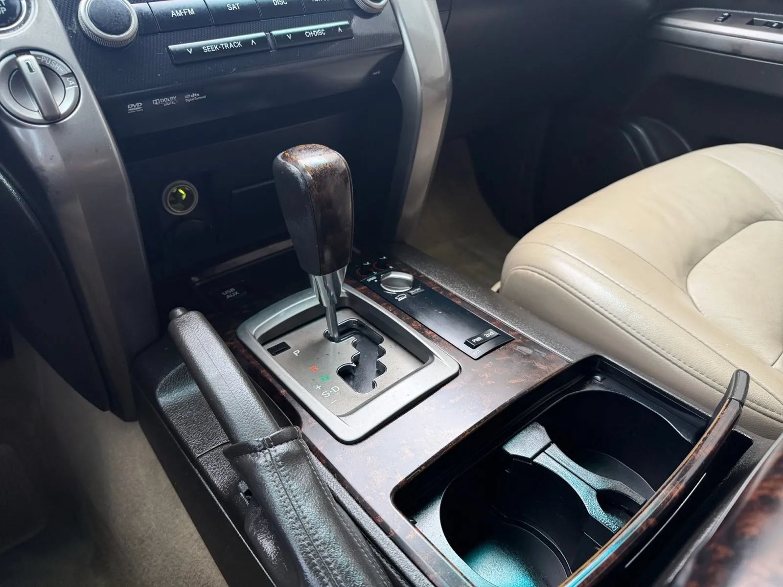 Used 2011 Toyota Land Cruiser AWD/4WD image 38