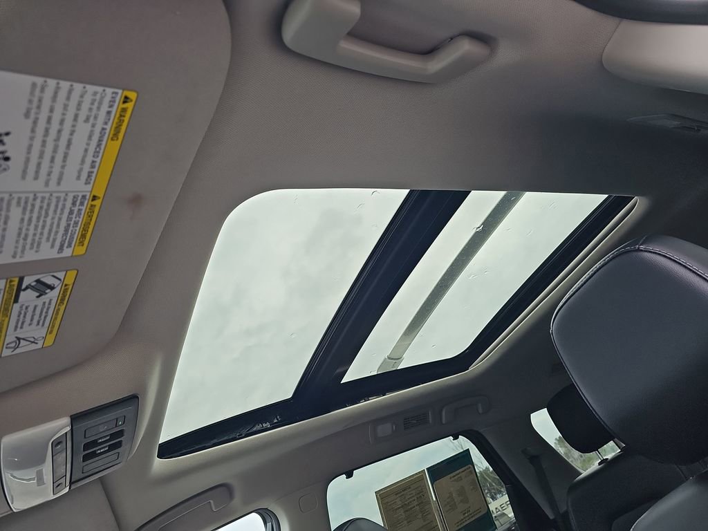 Used 2024 Nissan Pathfinder SL w/ SL Premium Package image 35