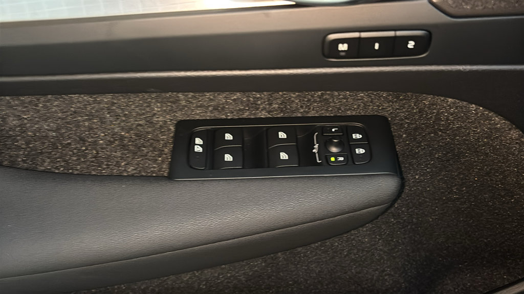 New 2026 Volvo XC40 B5 Ultra w/ Climate Package AWD/4WD image 12