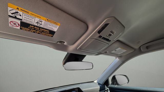 Used 2023 Toyota Highlander LE FWD image 27