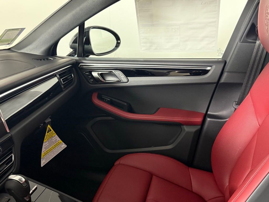 New 2026 Porsche Macan image 23