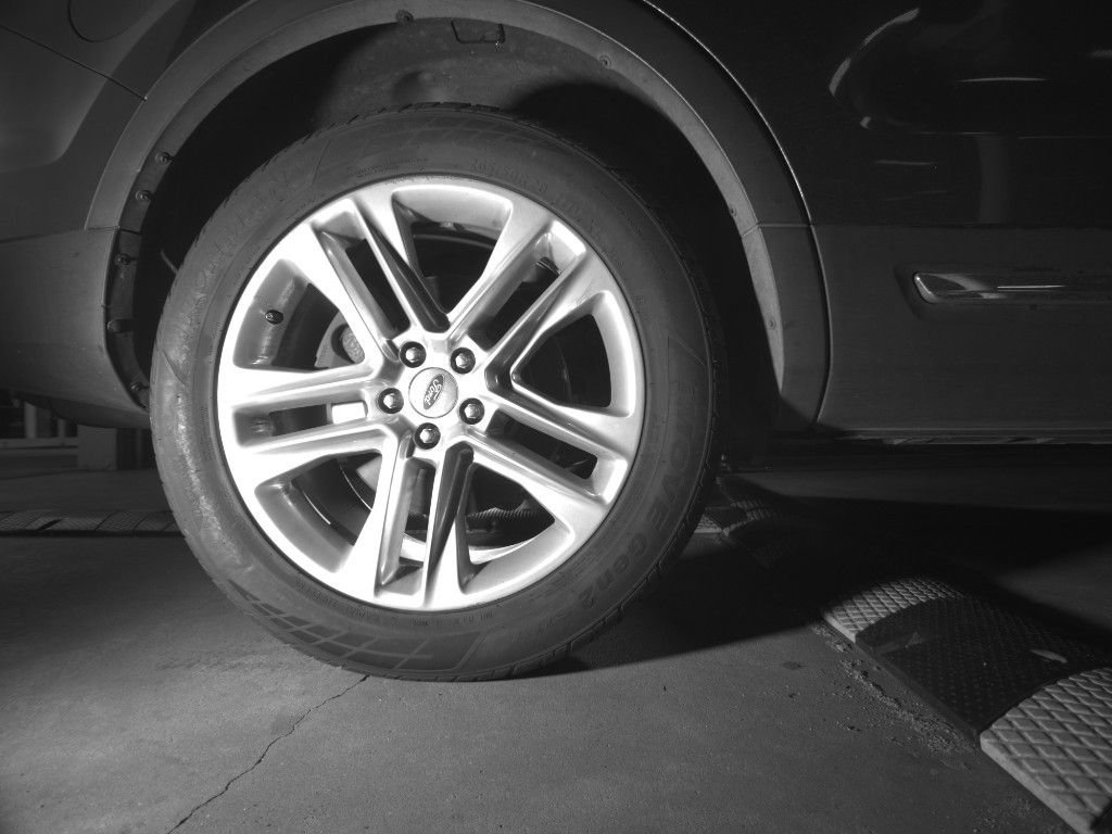 Used 2016 Ford Explorer XLT w/ Equipment Group 202A AWD/4WD image 9