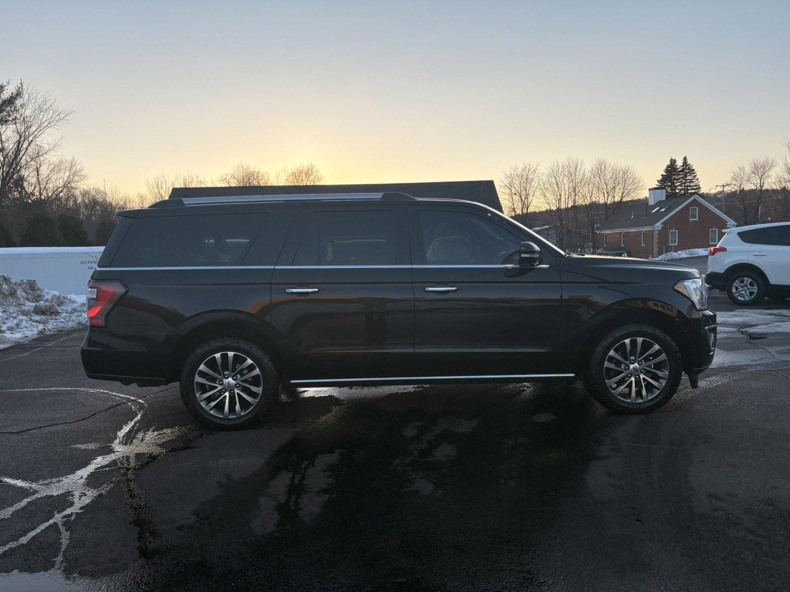 Used 2018 Ford Expedition Max Limited image 4
