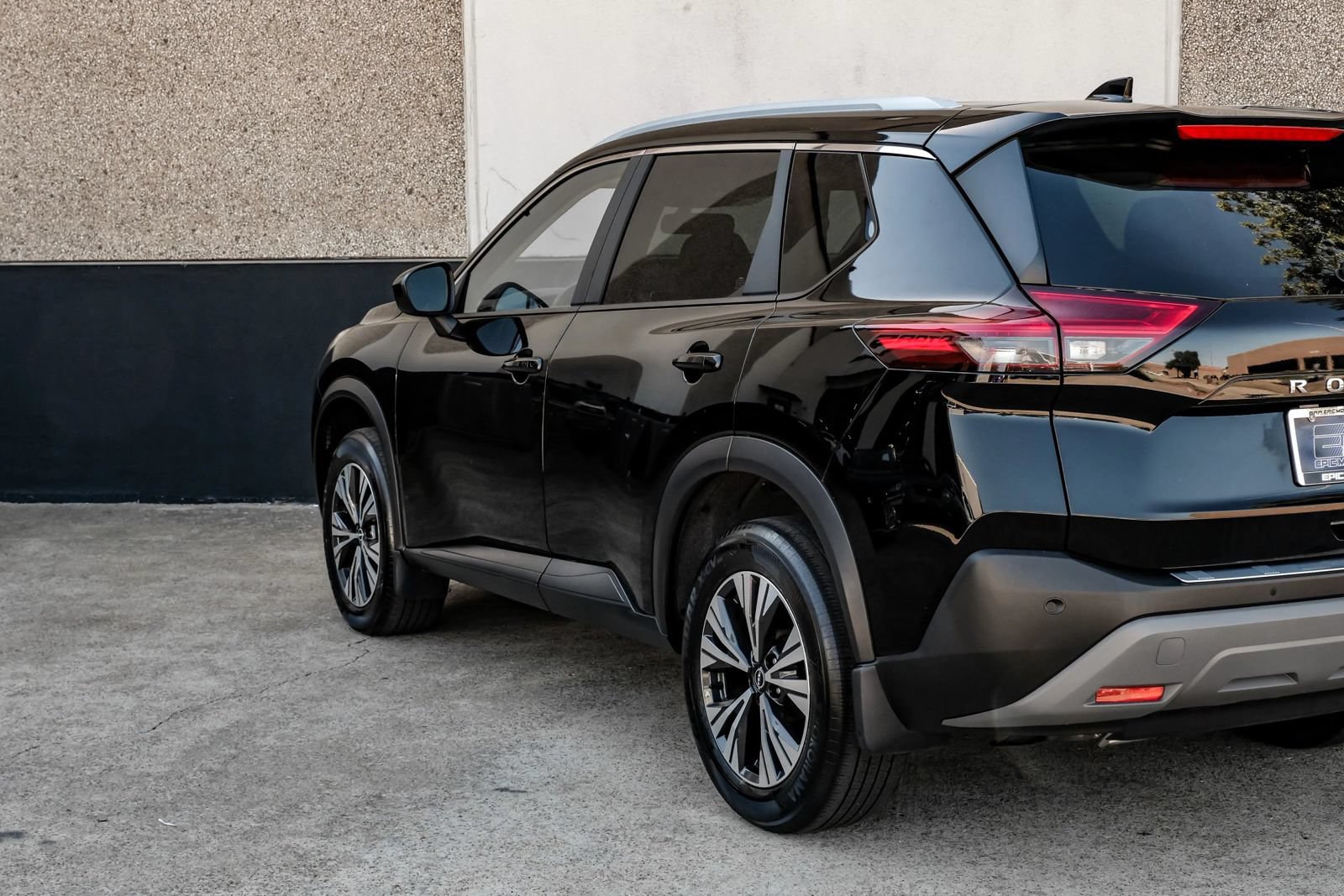 Used 2023 Nissan Rogue SV w/ SV Premium B Package AWD/4WD image 13