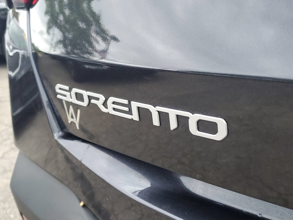Certified 2025 Kia Sorento LX FWD image 7
