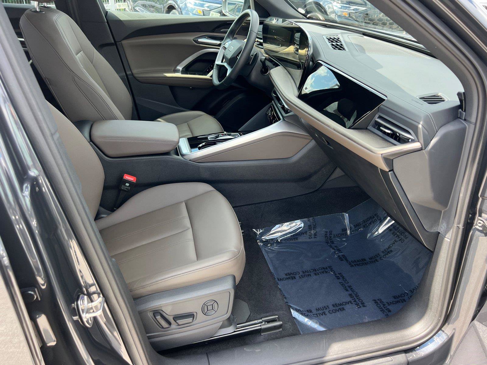 Certified 2025 Audi Q5 Premium Plus w/ Premium Plus AWD/4WD image 13