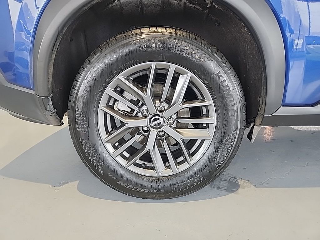 Used 2023 Nissan Rogue S image 12