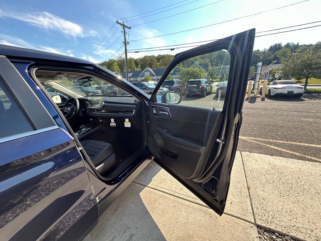 New 2025 Mitsubishi Outlander SE AWD/4WD image 22