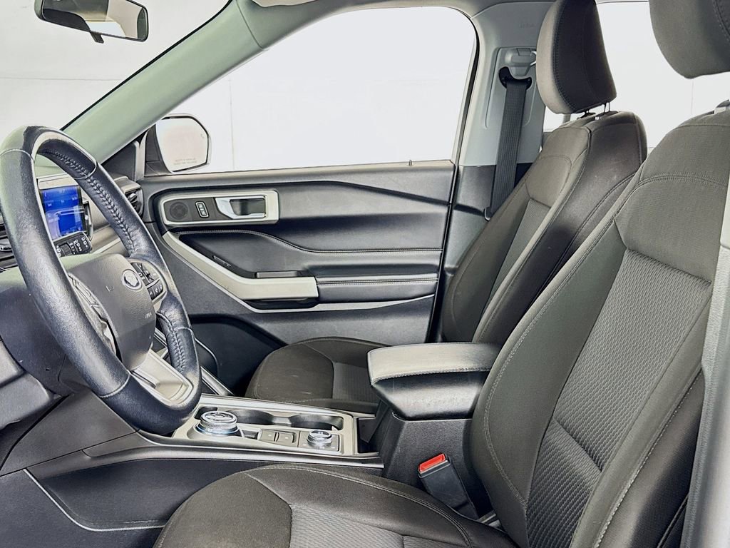 Used 2022 Ford Explorer XLT image 10