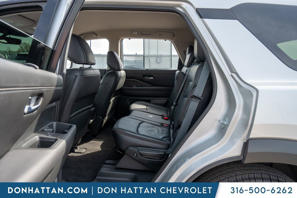 Used 2025 Nissan Pathfinder SL image 21