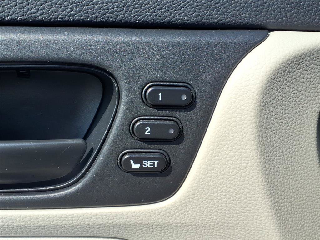 Used 2025 Honda Odyssey EX-L image 21