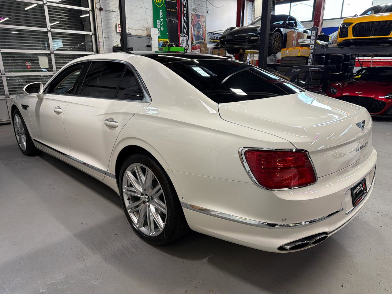 Used 2023 Bentley Flying Spur V8 AWD/4WD image 9