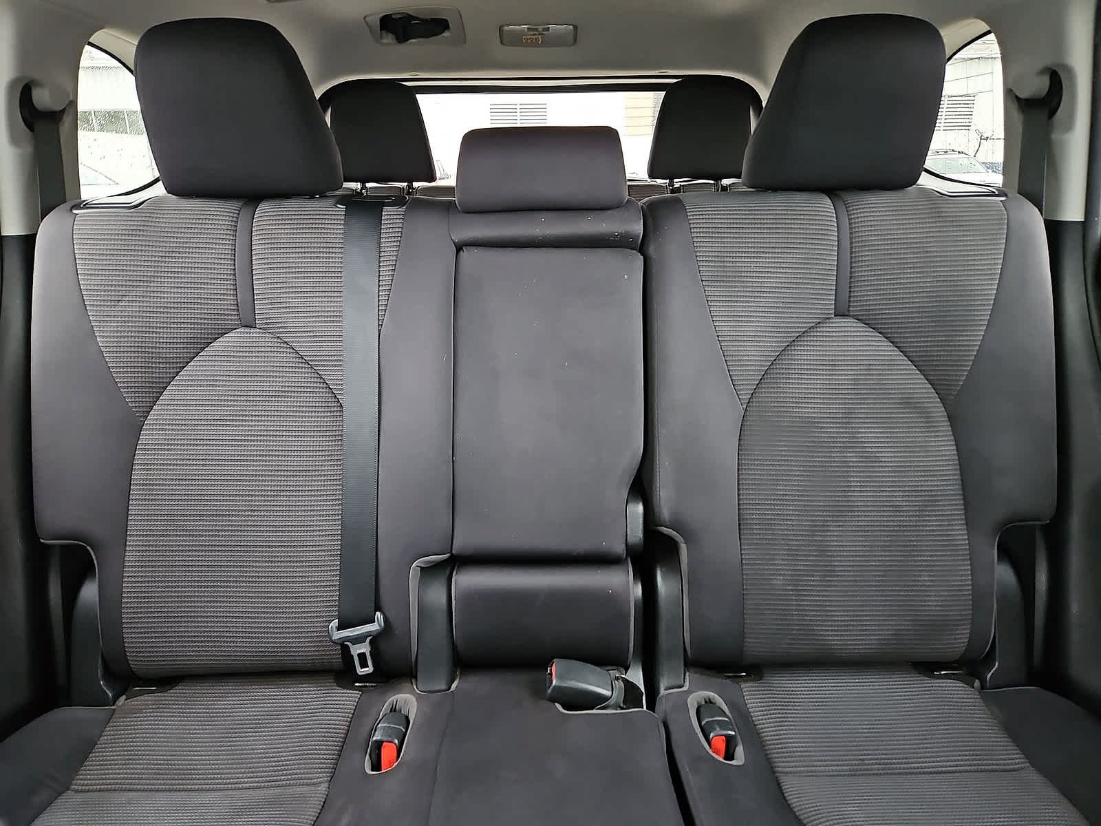 Used 2021 Toyota Highlander LE AWD/4WD image 14