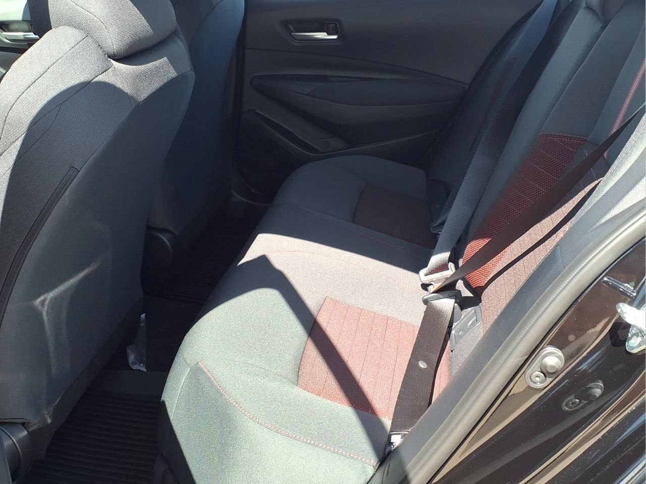 Used 2026 Toyota Corolla SE FWD image 10