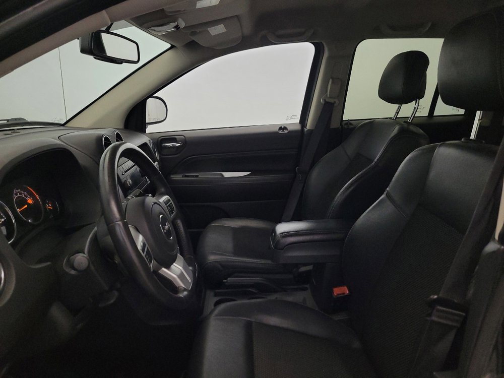 Used 2016 Jeep Compass Latitude AWD/4WD image 17