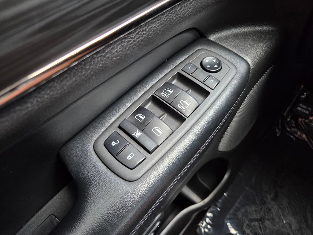 Used 2021 Jeep Grand Cherokee Limited X RWD image 24