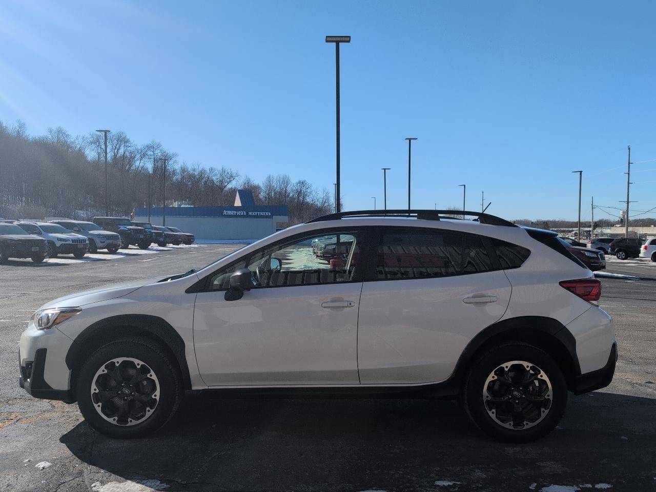 Used 2022 Subaru Crosstrek 2.0i image 5